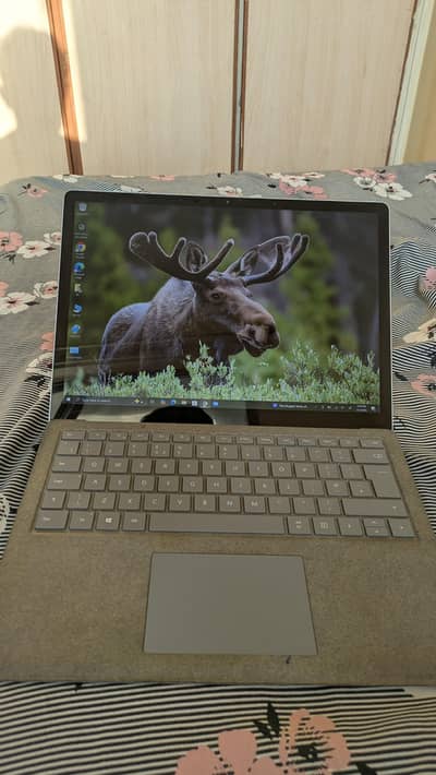 Microsoft surface Laptop i5 7gen