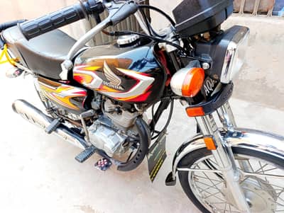 CD honda 125 model 2022 coler black