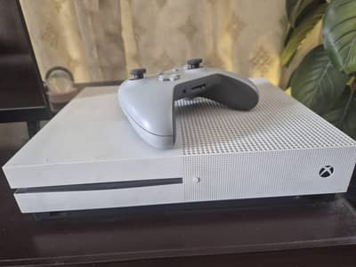 Xbox One S | 1 TB | with Controller | 1s