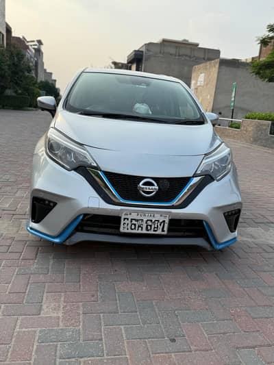 Nissan Note E Power XV selection(black arrow limited edition)