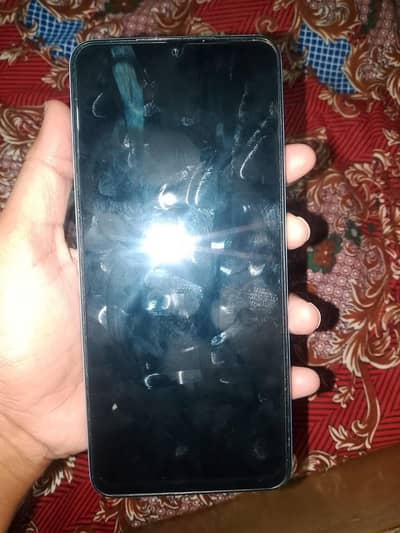 redmi a5 4/64 good condition 4/5 mounth use  box with original charger