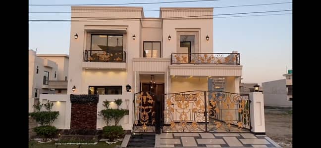 10 marla 1.5 story house available for sale