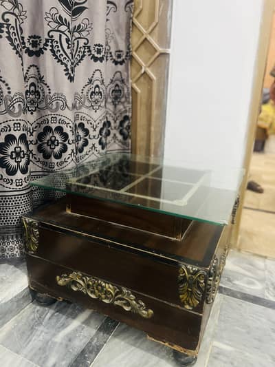 coffee tables set  2 small and 1 large