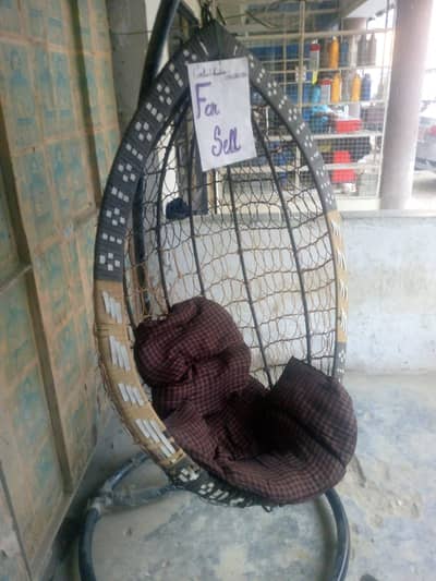 Heavy gadge jhola apartment chota he tbhi sell krna parh rha he