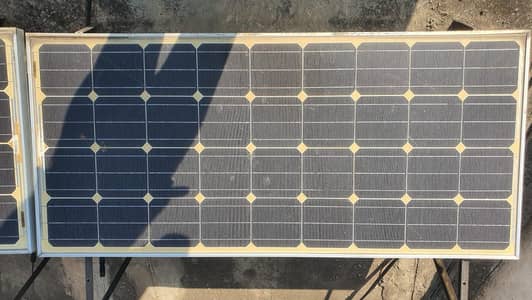 2 KW solar system with inverter, battries and panels