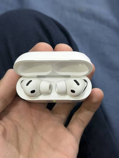 Apple airpods pro3.