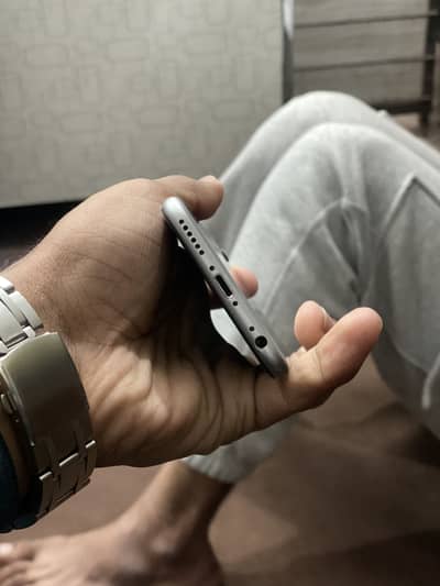 I phone 6s 64gb just battery Chang 100helth pta approved