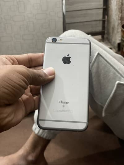 I phone 6s 64gb just battery Chang 100helth pta approved