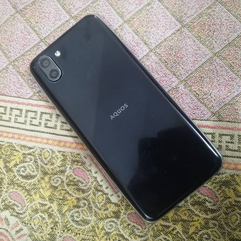sharp Aquos r2 2