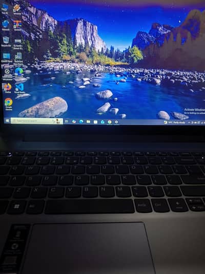 Lenovo icore5 13th generation 8/256 SSD