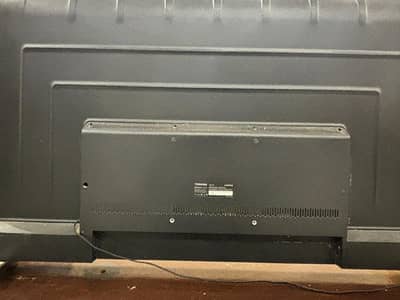 TOSHIBA LED 55INCHES.