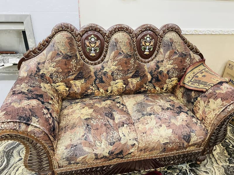 Sofa set with table 1