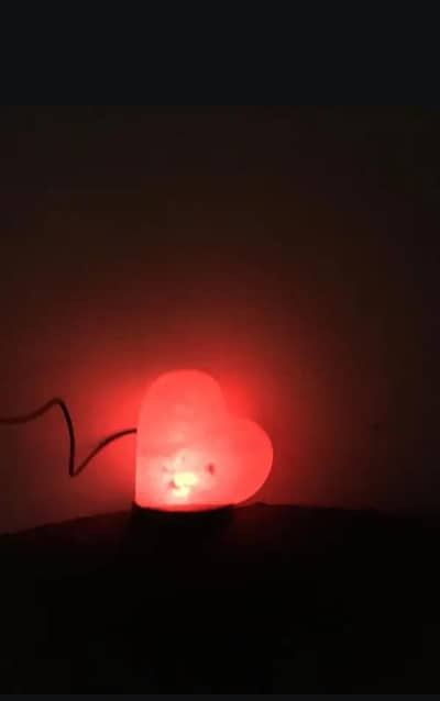 salt heart shape lamp