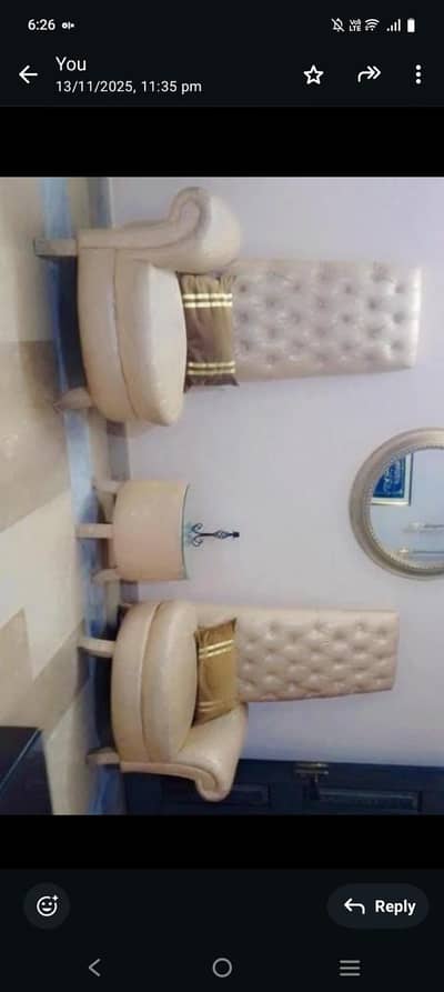 chairs with table like new