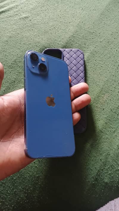 13 factory unlock 128 GB back crak 74 battery still watrpack