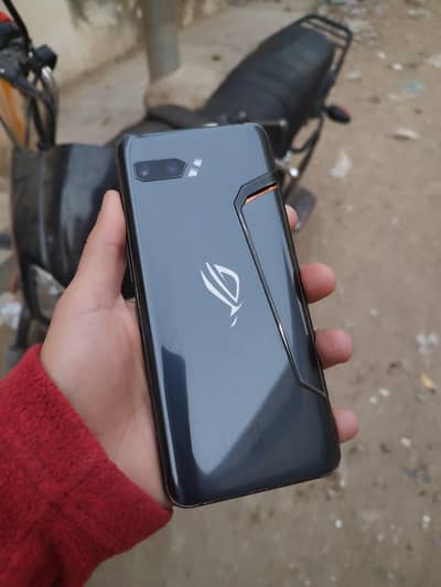 Asus ROG 2 Gaming mobile