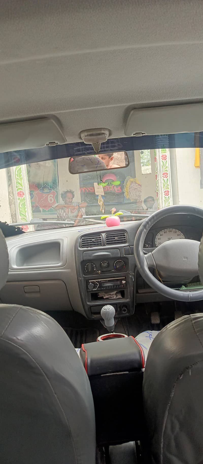 گاڑی اچھی ھے میری اپنے استعمال میں ھے 2