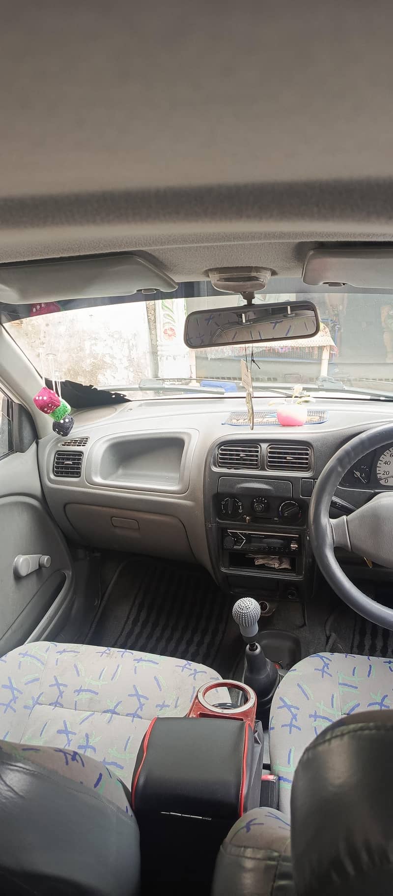 گاڑی اچھی ھے میری اپنے استعمال میں ھے 4