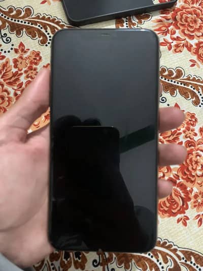 iPhone 11 pro max 9/10 personal mobile no foult