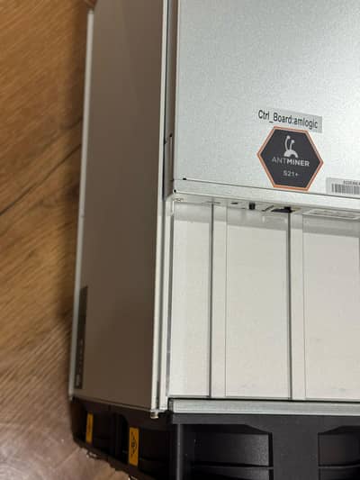 Bitmain Antminer S21+ 235TH