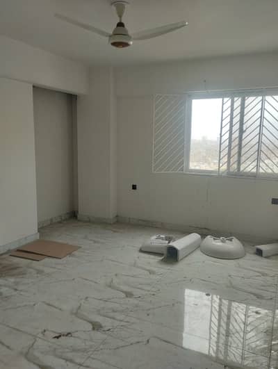 In Clifton - Block 7 2400 Square Feet Flat For Sale