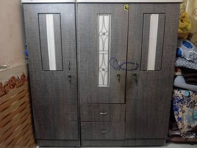 3 door wooden almeri