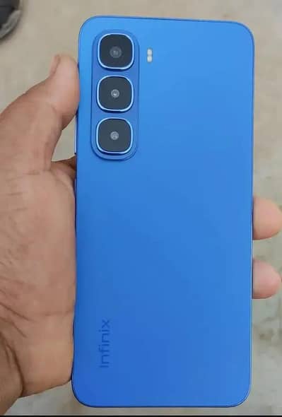 Infinix hot 60i 6/128 only 2 days use