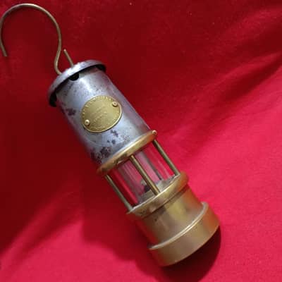 Antique kerosene oil Lamp