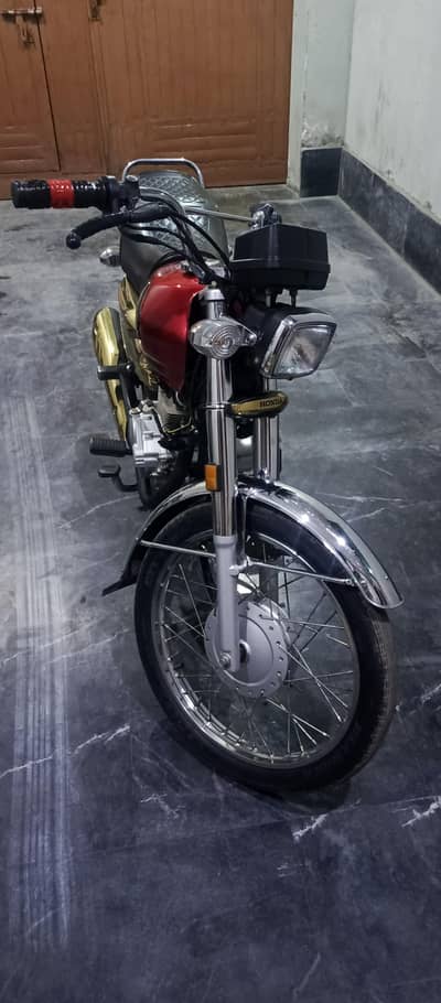 Honda 125 gold