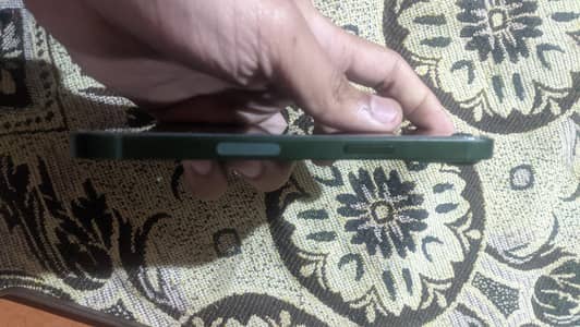 I phone 13 jv 128 GB Water pack