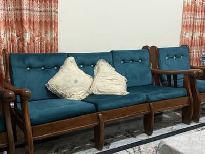 Five seater wooden sofa condition 10/10