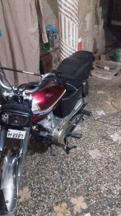 Honda 125 86 model unique bike