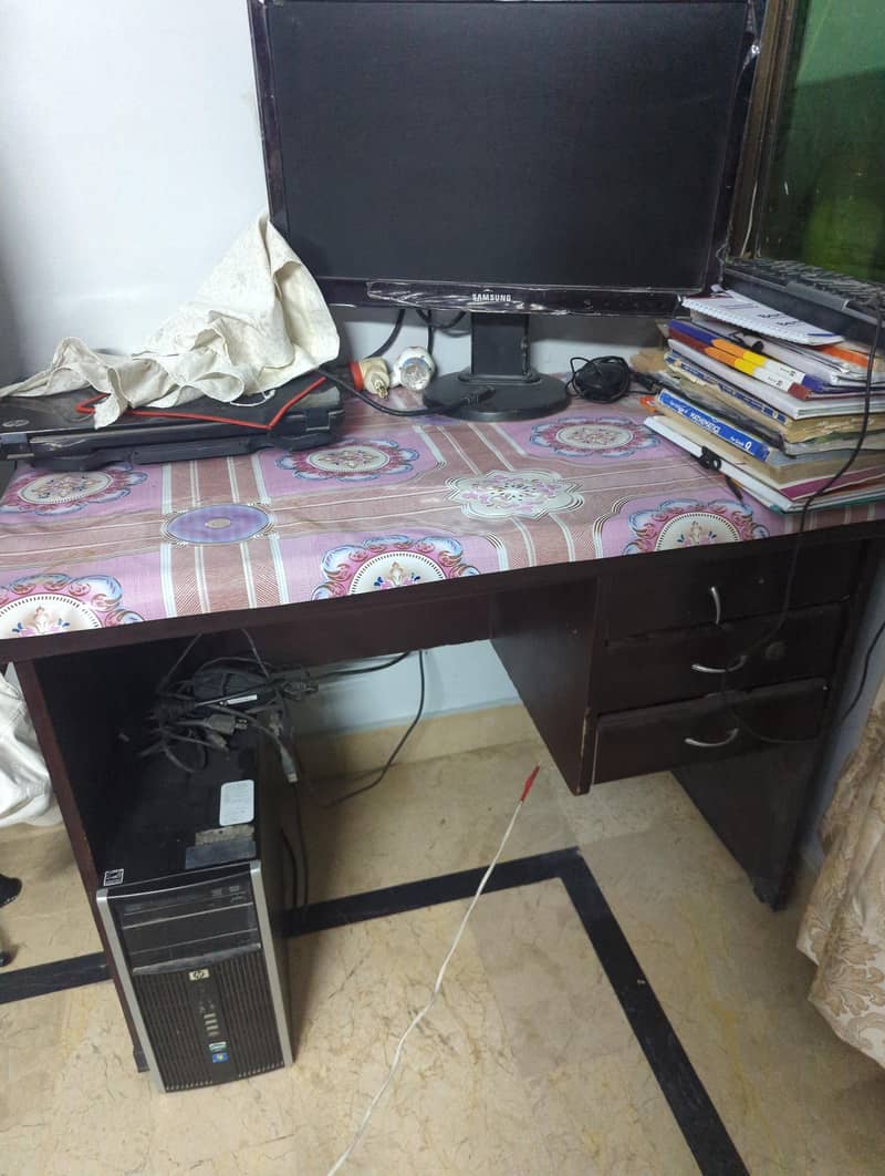 Computer Tabel / Study Tabel 0