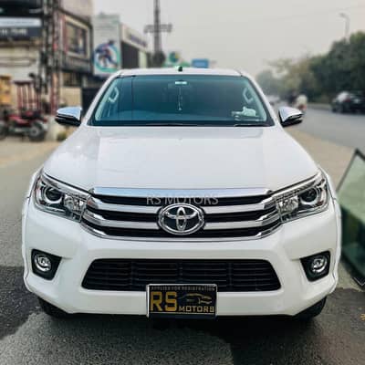 Toyota Hilux Revo V 2020
