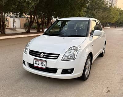 SUZUKI SWIFT DLX AUTOMATIC 1.3 NAV.  MODEL 2013