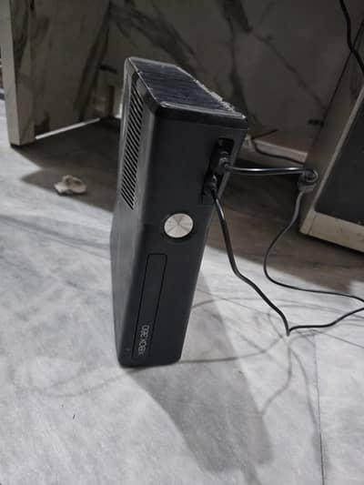 Xbox 360 slim model with pre-loaded game (including GTA 5)