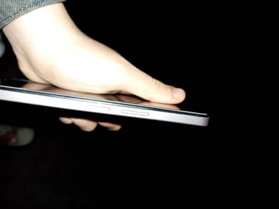 vivo y04 panel sai ha upper wala glass  150 wala tutaa hua haa