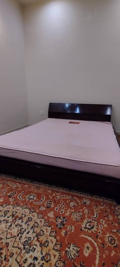 Double bed (Queen size)