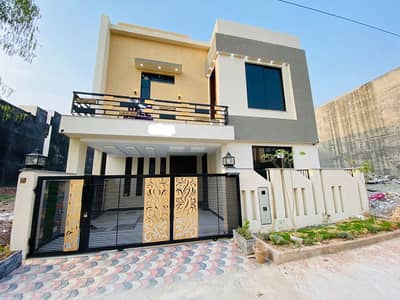 Safari Valley Phase 8 - 7 Marla Double Unit Designer House 5 Bedrooms With Attached Bath One Drawing Room Powder Room One Car Porch 2 T,V Lounge And 2 Kitchen One Servant Room With Bath Very Hot Location, Asking Price 2.55