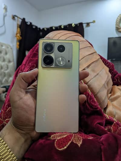 one hand used with box only no any fault good battety timing