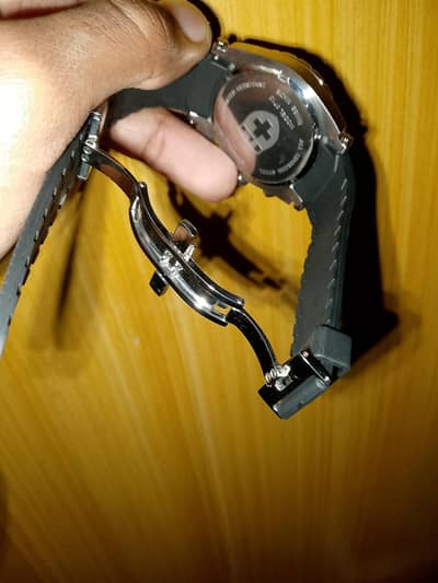 BINCHI original watch with master lock,date mentioned