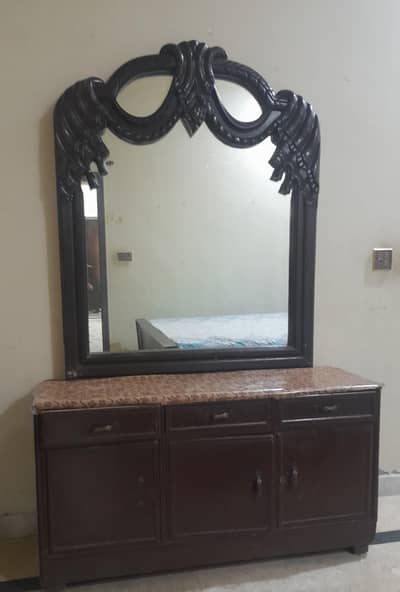 Wooden dressing table for sale