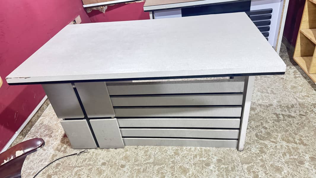 Executive Table / Office Table 0