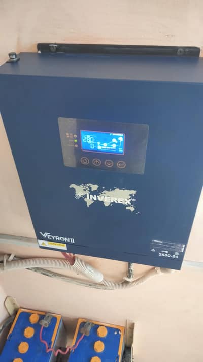 Inverex Veron 2 inverter 2.5KW