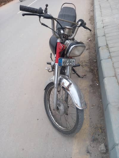 Hero 2005 Modal islamabad Number .