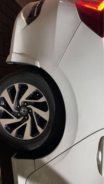 white color civic car