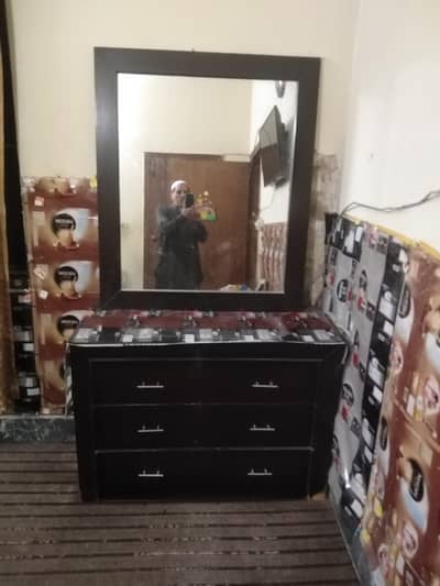 Dressing table