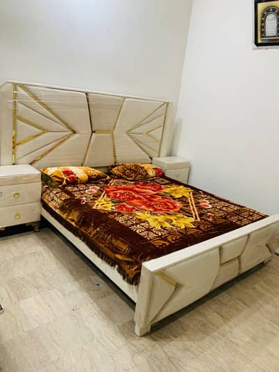 Consol Mirror / Bed set / Dining table / Coffee chairs / Furniture