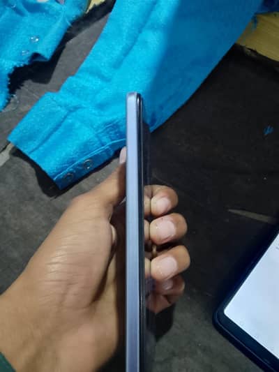 mobile Vivo y22 contact,03095819437