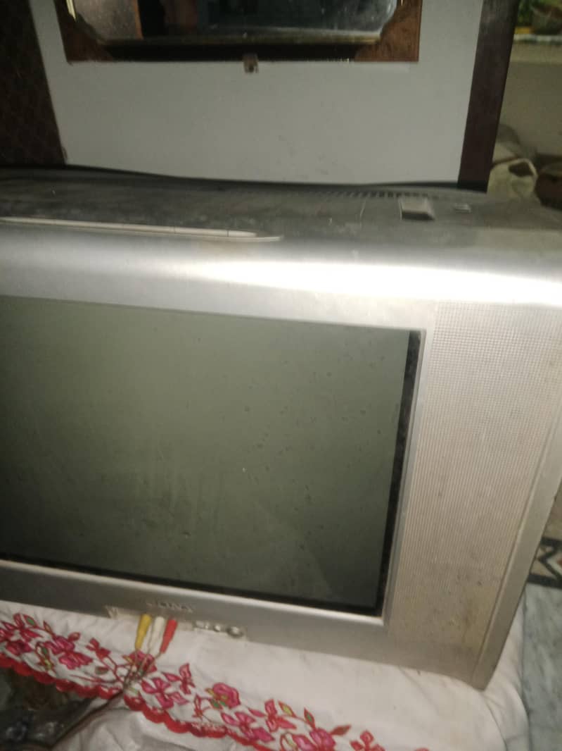 اصل جاپانی ٹی وی سونی کا اچھی حالت میں ہے 1